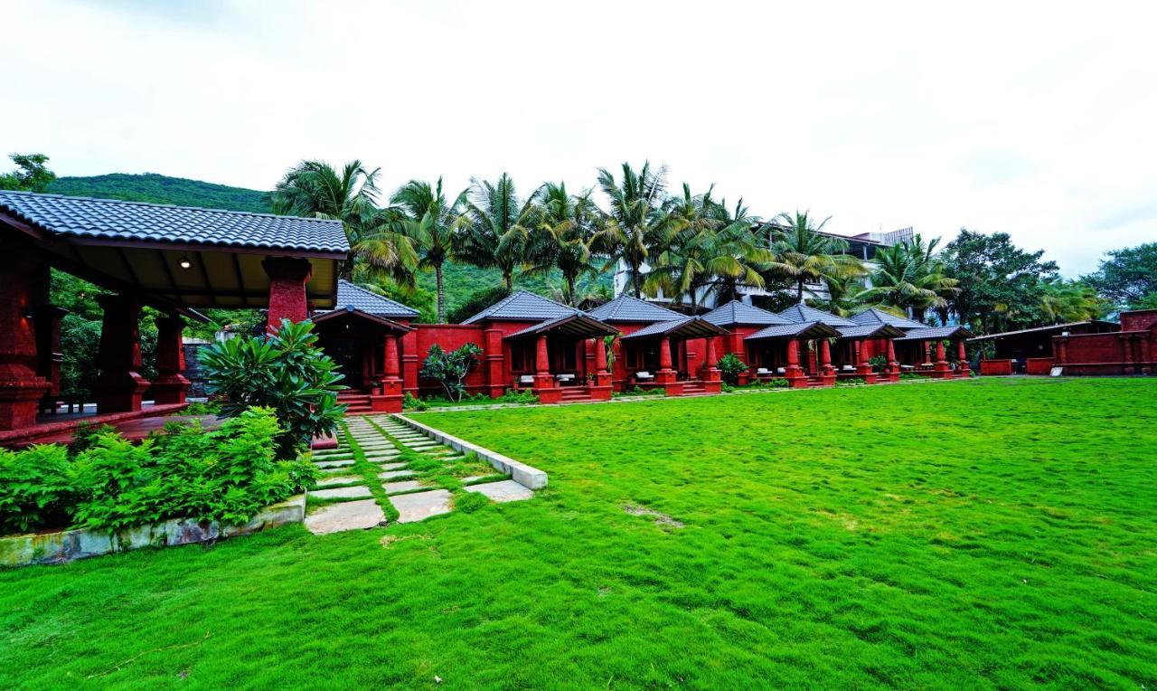Siddhagiri Hotel And Resort Wai Eksteriør billede